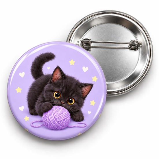 Yumakla Oynayan Siyah Yavru Kedi - 58mm Rozet